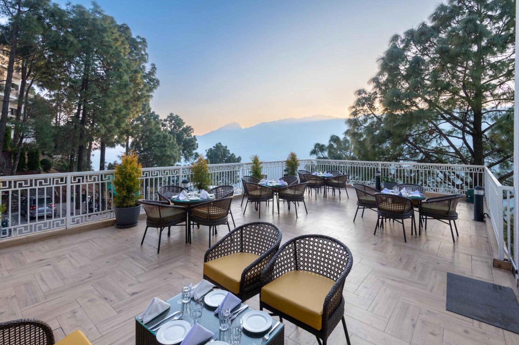 Ramada By Wyndham Kasauli Exterior foto