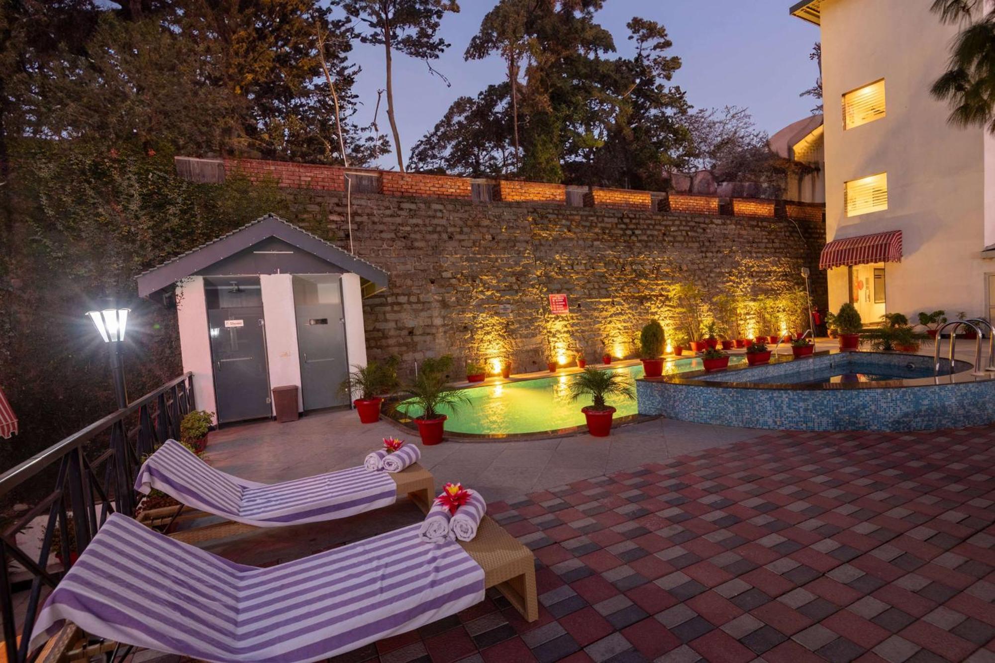 Ramada By Wyndham Kasauli Exterior foto